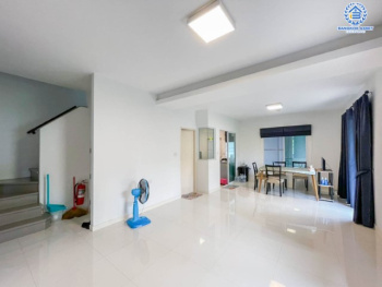 *****บ้านแฝดมือสองนนทบุรี แบรนด์ LH ม.อินนิซิโอ3 ปิ่นเกล้า-วงแหวน เนื้อที่ 38 ตร.ว. ฟังก์ชัน 3 ห้องนอน 3 ห้องน้ำ บ้านสวยพร้อมอยู่ พร้อมสาธารณูปโภคครบครัน บนทำเลเดินทางสะดวก เชื่อมต่อถนนกาญจนาภิเษก - ศาลายา ใกล้ทางด่วนศรีรัช ม.มหิดล และห้างฯ ชั้นนำมากมาย